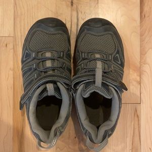 Keen boys shoes